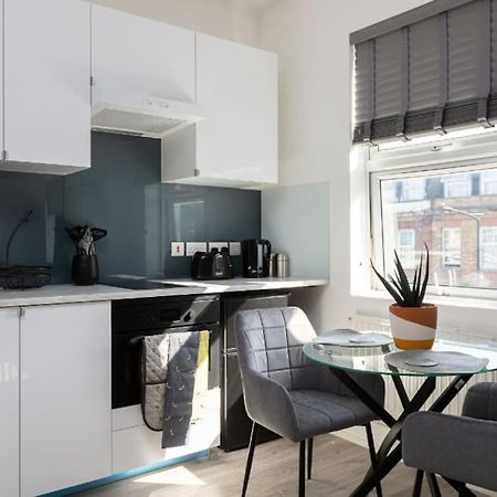Studio Apt, 8 Min Walk From Tube 3 London Ngoại thất bức ảnh