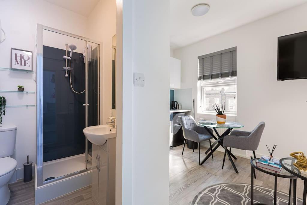Studio Apt, 8 Min Walk From Tube 3 London Ngoại thất bức ảnh